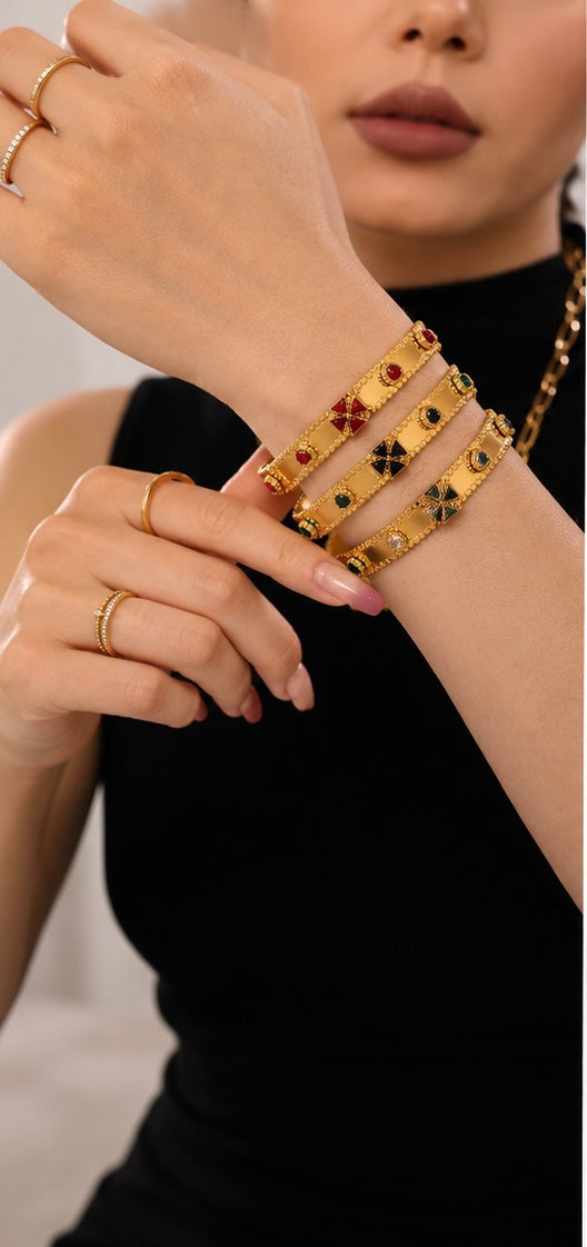 Four-Leaf Clover & Heart Gemstone Bracelet | 18K Gold Plated Stainless Steel