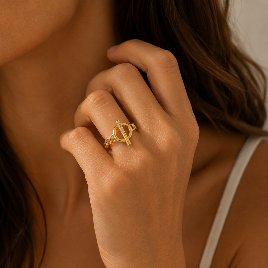 18K Gold Hollow Buckle Ring